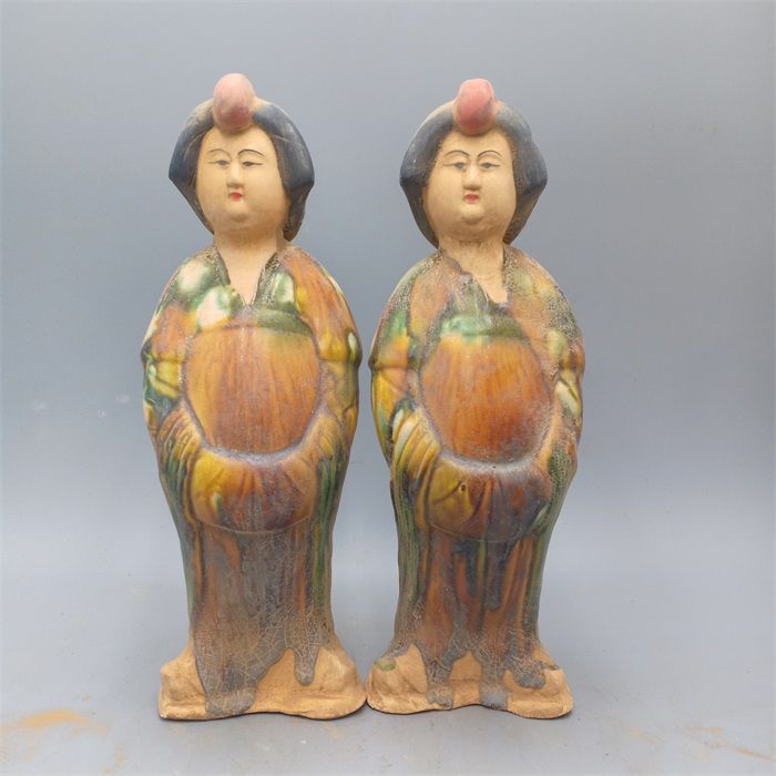 Vintage Collectible Pottery - Statues de femmes peintes Tang Sancai,